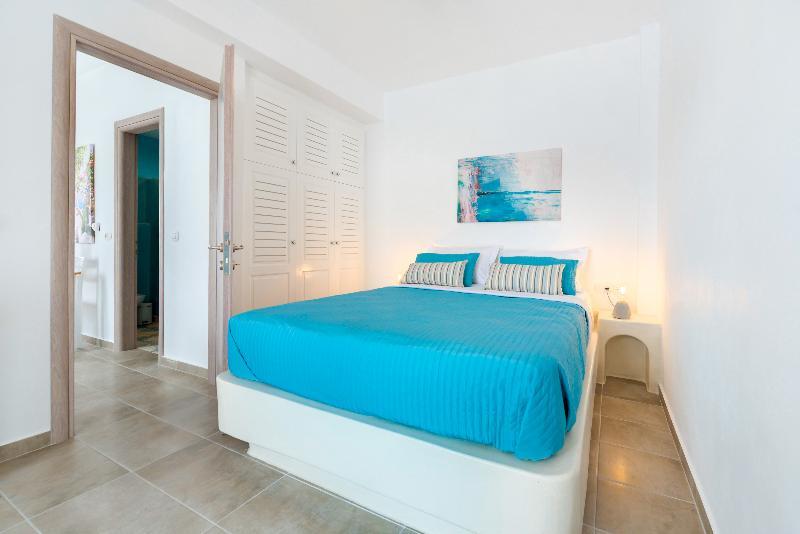 White Harmony Suites Megalochori  Exterior photo